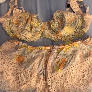 Victoria’s Secret Dream Angels lace set 34DD Med